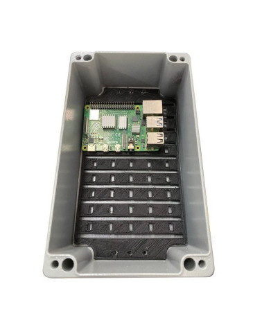 Корпус ACD XG387  Metal case IP65, 200*120*80mm, металлический, 3 отверстия (28 + 28 + 23мм) с резиновыми заглушками, цвет сереб