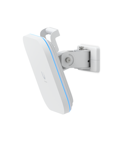 Точка доступа Wi-Fi Ubiquiti UniFi E7 AP Campus  2,4+5+6 ГГц, Wi-Fi 7, 4х4 MU-MIMO, 802.3bt, 1х 10G RJ45, 1х 1G RJ45