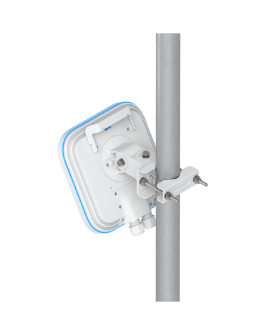 Точка доступа Wi-Fi Ubiquiti UniFi E7 AP Campus  2,4+5+6 ГГц, Wi-Fi 7, 4х4 MU-MIMO, 802.3bt, 1х 10G RJ45, 1х 1G RJ45